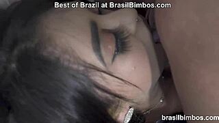 MILF Latinas tatuadas sienten placer intenso en orgía lésbica de 4