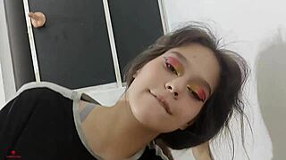 Saya minta tolong adik tiri untuk masalah ereksi