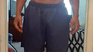 Latihan Amatur Hitam Dengan Daddy Di Gym