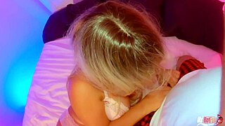 Hei anak tiri, aku lagi horny banget, mau ngewe dan biarin aku telan muatanmu?