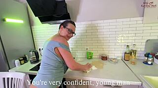 Пасынок доминирует над мачехой, кормит спермой чайной ложкой в дикой встрече