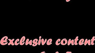 Уау! Sugarnadya се мастурбира за облекчаване на болката преди депилация!