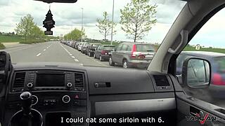 巨乳黑发妹被诱骗进面包车粗暴陌生人性交