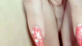 มิลฟ์ร้อนหน้าอกใหญ่ล่อในวิดีโอนี้