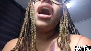 Sarışının Büyük Kıçı Üvey Kardeş Tarafından Yoğun Orgazm ve Döl Fışkırtma İçin Dövülüyor