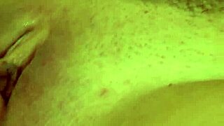 हॉट लेस्बो चिक्स एक दूसरे को लिकिंग और फिंगरफकिंग करती हैं!