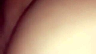 Μαμά Ρουφάει το Πούτσο του Γιού της, Μετά Γλείφει τον Κώλο του σε Ώριμη MILF Σκηνή