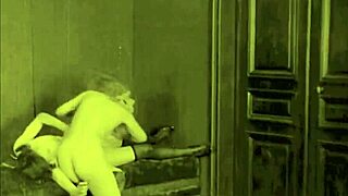 Vintage babička Fanny předvádí retro kouzlo