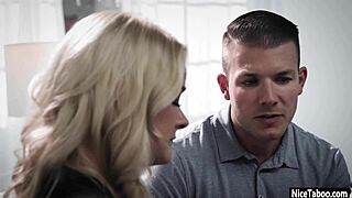 堕落继子操大屁股继母Lisey Sweet在继父房间