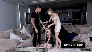 يا رجل، كس نعومي بلو المضيق دق كعقاب!