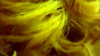 Hotwife Steffi viser skatertricks i fisse-dans.