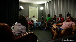 Gangbang creampie med galen het milflärare