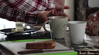 แม่เลี้ยงสวมสต็อกกิ้ง ขี่ควยลูกเลี้ยงหนักๆ