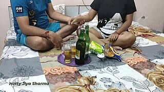 عمت القرية تشرب نبيذ في حفلة، ثم تتجنن مع زوجها؟