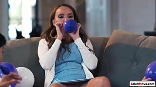 Dude, din stedmor har ingen trusser på i dag.