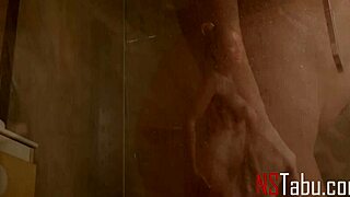 Chcesz wziąć prysznic z macochą i zobaczyć jej ogromne cycki?