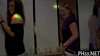 Låt oss bli vilda med sexig partyknull