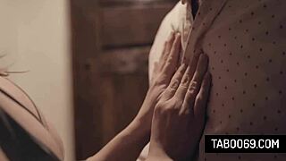 زوج خائن ينيك زوجته و عشيقته في نفس الليلة!