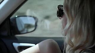 小巧 Khloe Kapri 被朋友父母操