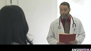 珍妮弗·怀特弯腰接受杰克·维加斯鸡巴肛交检查 😈