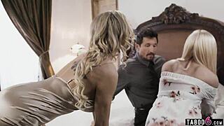 肮脏的MILF和继女采访顽皮的爸爸