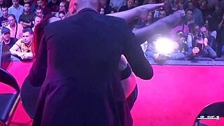 ज़ेंडा सेक्सी पब्लिक सेक्स सीन में बिग नैचरल टिट्स दिखाती है। जोताडेस ह्यूज कॉक स्पेन को रॉक करता है!