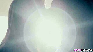 Bintang Cherie Deville dan Kendra Lust terjun aksi lesbian liar!