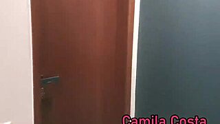 海滩忘带防晒霜，被巨大鸡巴双插！