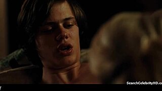 Clary Elving dan Yohanna Idha topless dalam adegan handjob seksi. 😍