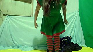 hot step mom eats step daughter's pussy