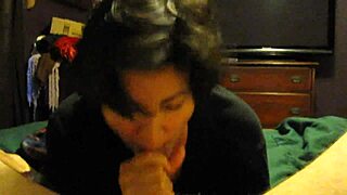 Lauren Straub gives homemade blowjob