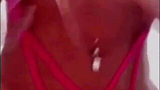 deysi araujo shows off her peruvian pussy while masturbating