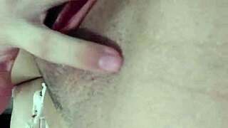 Gosta De Me Ver Destruindo Minha Bucetinha, Mostro Meus Seios Lindos