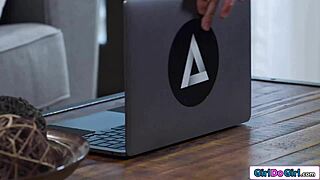 Coworker Caught Rubbing on My Planned Homevideo