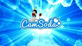 كامسودا بلوند ميلف تخرج بقوة من لعب حلمات شديد على الكام