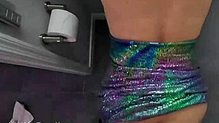 hey, wanna bang without a condom in this bathroom, milf stella?