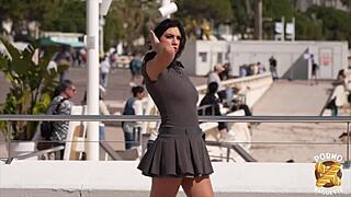 Laury Vraie zvedají dva chlapi v prádle!