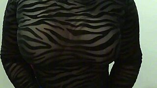 Sexy Curvy Mama Prepares for Rest with Huge Ass Display