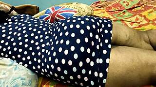 Hey, wanna see desi milf chikki bhabi get massaged and banged?