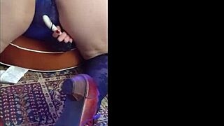 Hotwife Steffi dances with her big pussy in promo