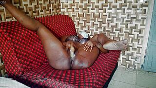 Queensandypussy needs someone to fill her creamy pussy