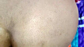 הודית MILF מזיינת את אשת החבר שלה בסצנת סקס הודית מלוכלכת