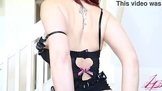 Carmen Valentina dives into muff 😏