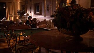 How did Jezebelle Bond and Nikki Nievez seduce an artist?