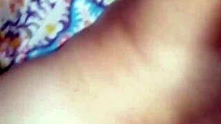 عواطف شديدة بينما زوجة صديقي اللاتينية الناضجة تشتهي الجنس الشرجي في مؤخرتها