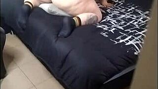 جارتي المتزوجة تدعوني أنيكها الجزء 1