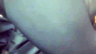 Ik ken deze rijpe hoer op feest