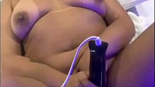 Ele me viu fodendo com brinquedos sexuais e me fodeu!