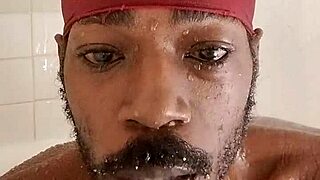 Brunette shares kisses in dorm