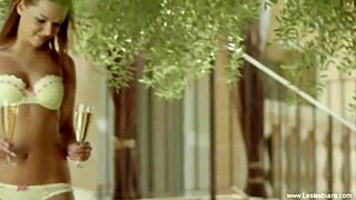 Lysette shares experiences with friend Sarah